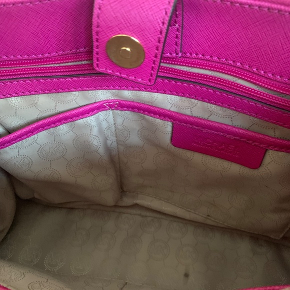 Michael Kors Satchel Fuschia - Picture 6 of 11